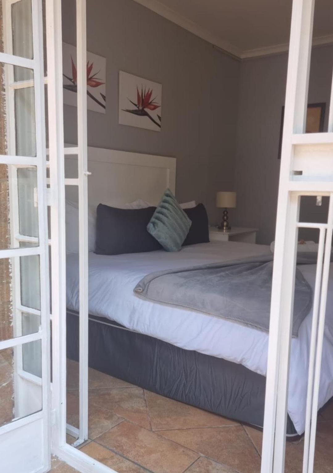 Stay At Home Airport Lodge Kempton Park Habitación foto